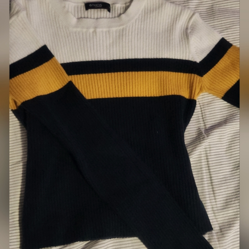 💖2 FOR $14💖 stripped shirt